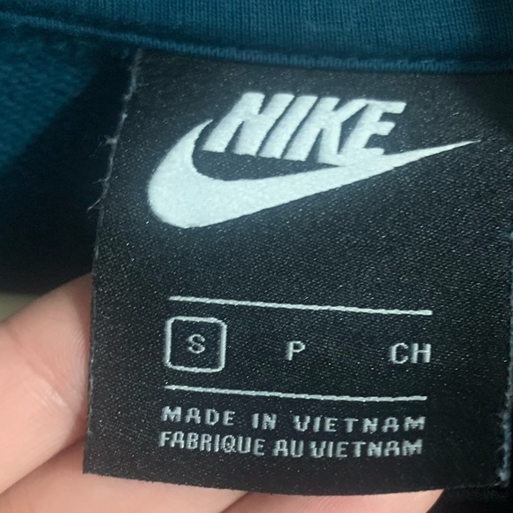 Nike crop hoodie - Picture 2 of 2